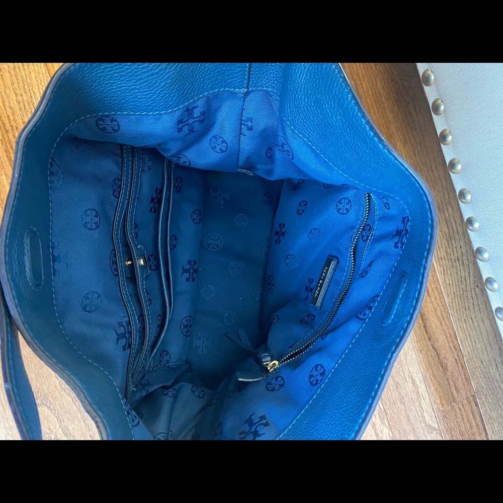 Tory Burch Blue Shoulder Bag - Picture 6 of 7